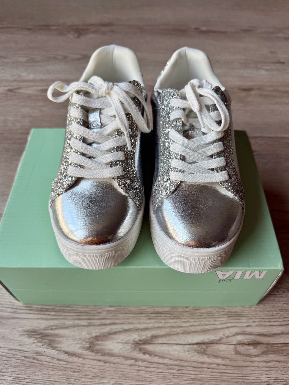 MIA Girls Silver Metallic Glitter Sneakers Size 3M Casual Shoes New